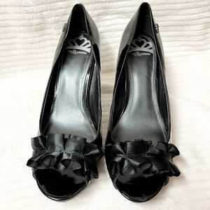 Fergalicious by Fergie Glamorous heel open toe shoes size 8.5